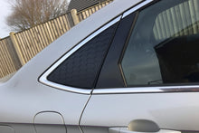 Load image into Gallery viewer, Ford Mondeo MK4 Rear window Quarter Panels