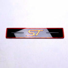 Load image into Gallery viewer, Ford Focus ST engine Cover "Plate"

